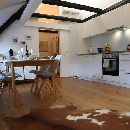 Penthouse Mit Altstadtflair Graz Exterior foto