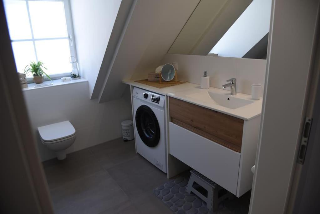 Penthouse Mit Altstadtflair Graz Exterior foto