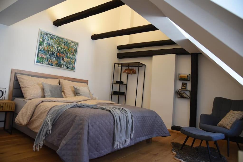 Penthouse Mit Altstadtflair Graz Exterior foto